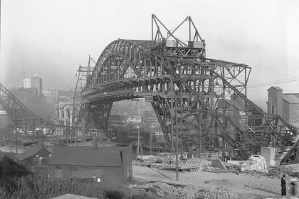 The ironwork for the main span of the Detroit-Superior (Veterans' Memorial) High-Level Bridge circa. 1915